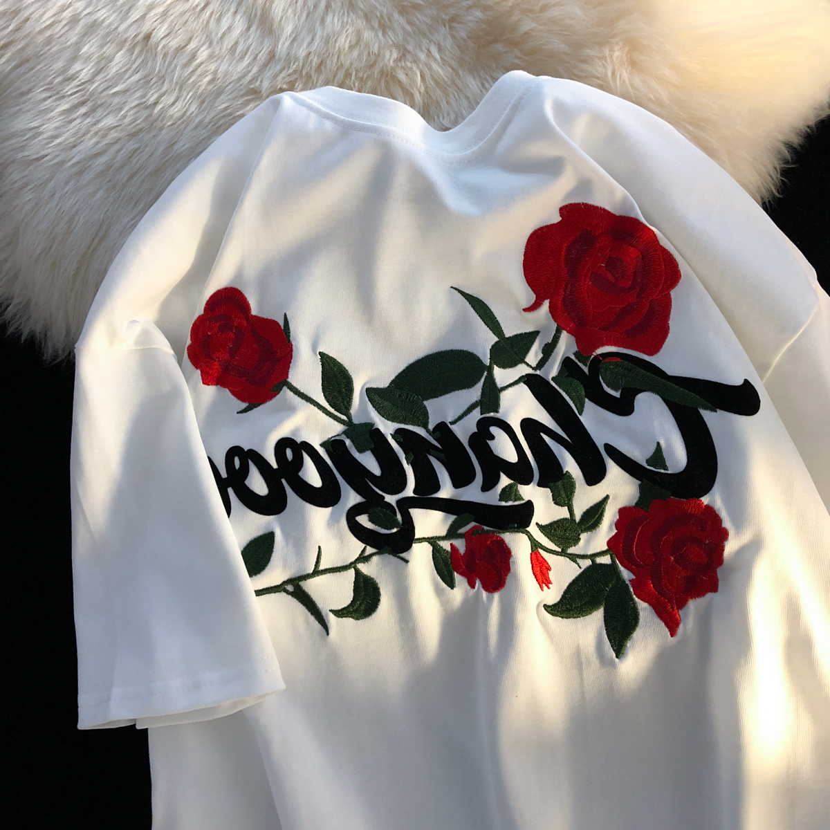 刺绣玫瑰花短袖t恤