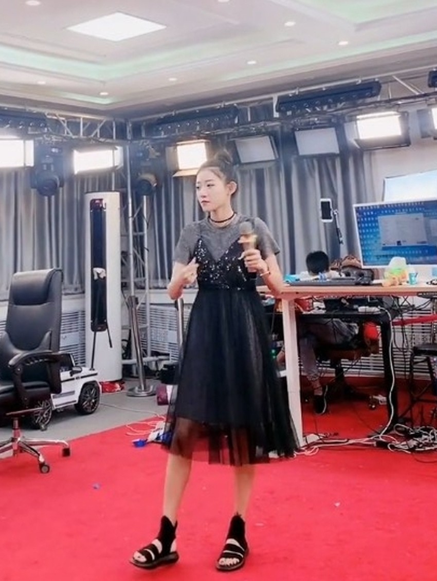 8元,网红社会女快手红人小伊伊同款短袖套装女夏季