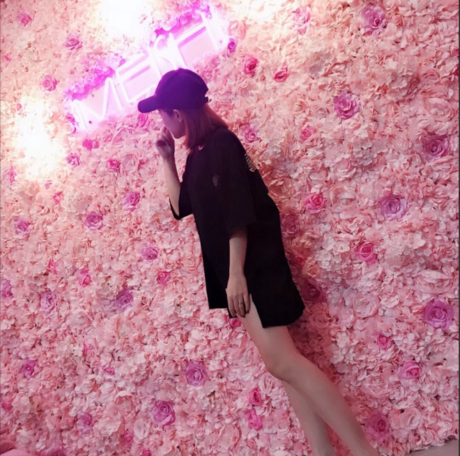 成品环保仿真花墙背景墙仿真婚礼布置绢花背景墙网红店铺装饰假花在类目 家居饰品, 花瓶/花器/仿真花/仿真饰品, 仿真花/假花中 - 来自Buy2taobao.com提供专业的淘宝代购服务