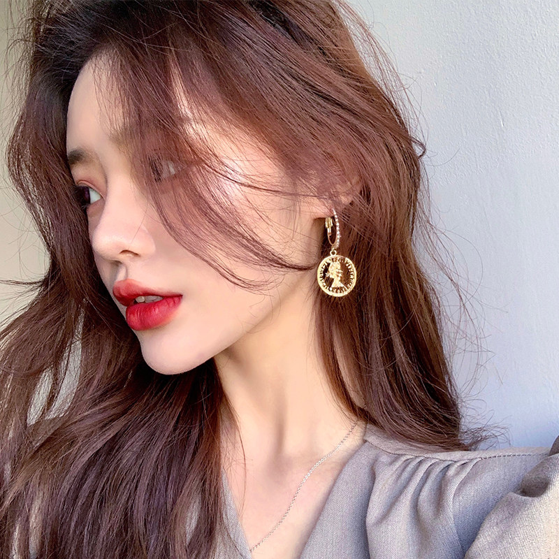复古镂空头像耳环韩国气质网红时尚耳钉水钻美人耳坠高级感耳饰女