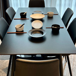 轻奢简约小户型黑色岩板餐桌椅岛台饭桌子家用小户型长方形吃饭桌