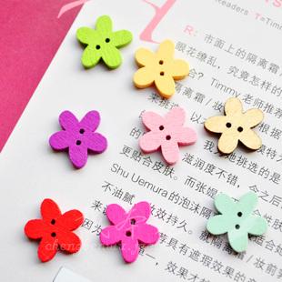 可爱卡通纽扣 迷你毛衣扣子 儿童辅料材料diy服装促销 木制小花款在类目 居家布艺, 缝纫DIY材料、工具及成品, 缝纫DIY配件/辅料/配饰, 纽扣中 - 来自Buy2taobao.com提供专业的淘宝代购服务