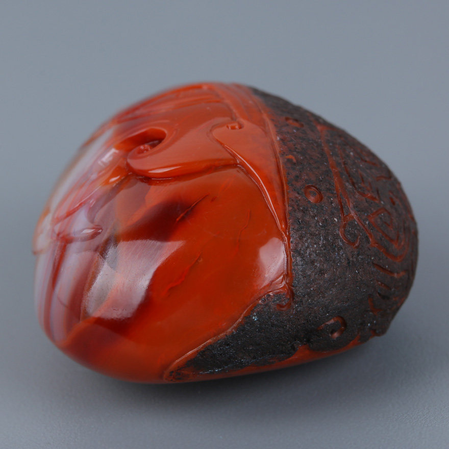 44.04克【稀有包浆料】天然南红玛瑙挂件 5600