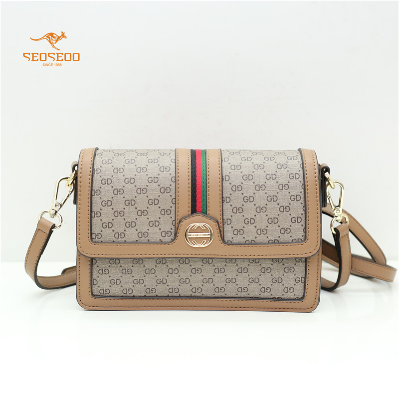 热销袋鼠女包斜挎包小方包