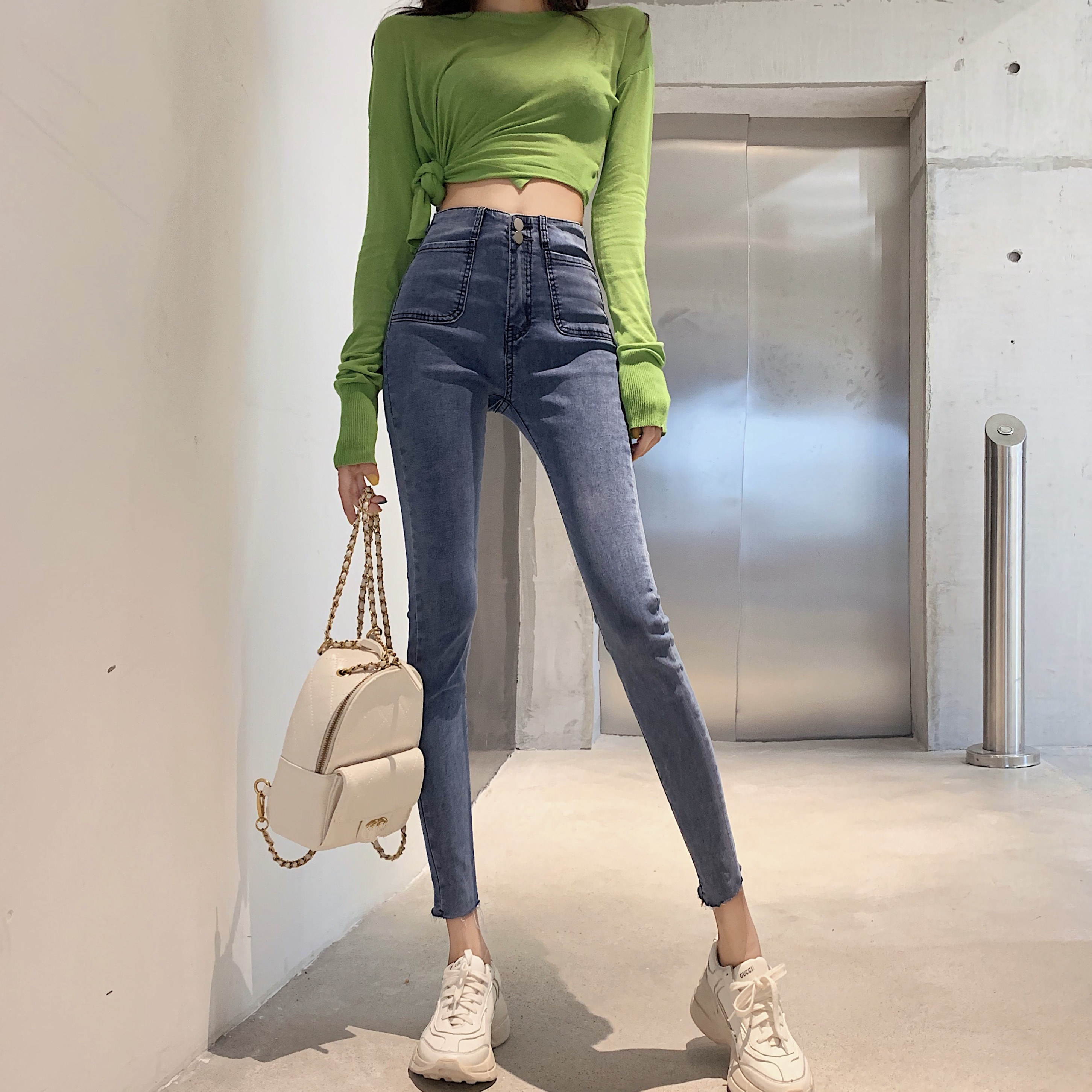 小脚裤女新款显瘦配靴子高腰牛仔裤ins潮修身弹力毛边九分铅笔裤
