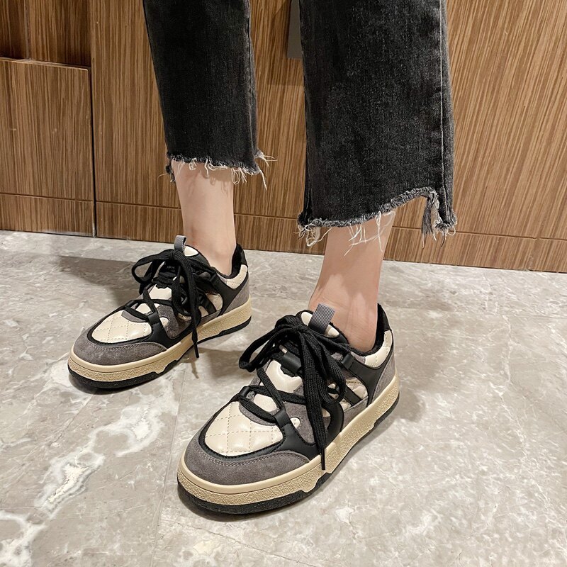 漂亮女人的鞋屋的优惠券大全—欧洲站女鞋2021年新款真皮加绒松糕厚底