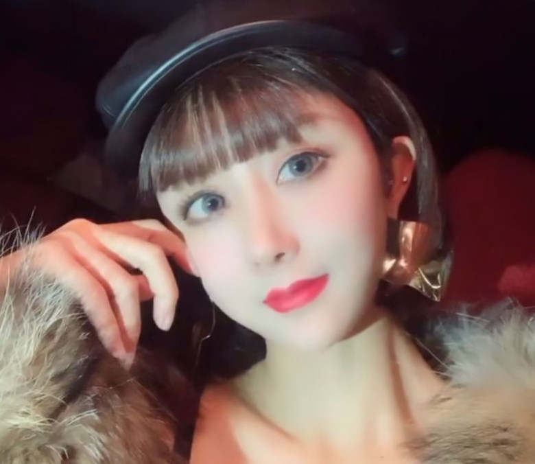 热销蜜豆 miki_大蜜豆miki夸张个性金属亮片几何图形折叠扭曲不规则