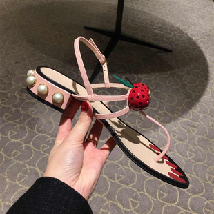 gucci女鞋草莓板 2020新品平底串珠女涼拖鞋歐美夾腳方跟人字拖女鞋草莓時尚鞋 gucci女鞋草莓