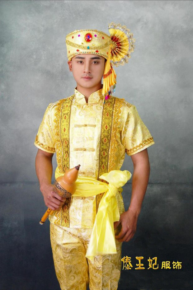 傣王妃服饰的优惠券大全—傣族男装舞台葫芦丝演出表演独奏黄色套装