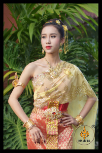 傣王妃服饰泰国婚纱礼服结婚走秀影楼拍照写真修身大气贵气有披纱