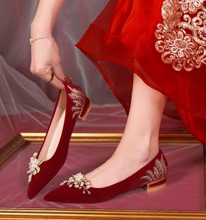 订婚鞋子女孕妇平底鞋新娘鞋酒红色水钻珍珠婚纱两穿不累脚高级感