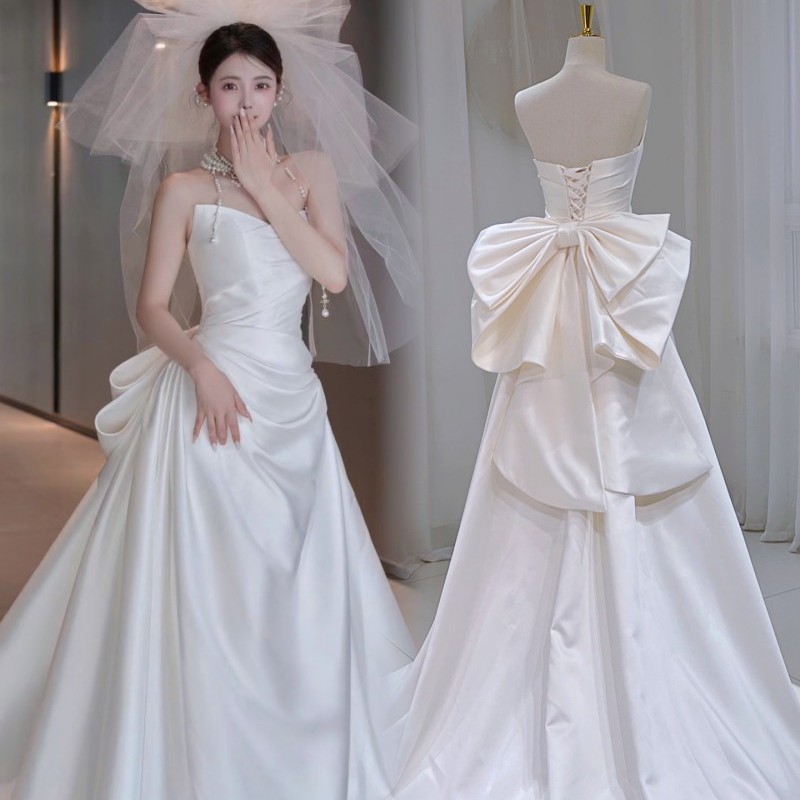 新款韩式新娘缎面婚纱抹胸小拖尾简约气质草坪婚礼网红出门纱迎宾