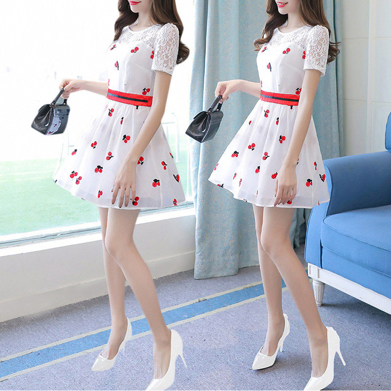 气质小清新白色连衣裙2022夏女短裙