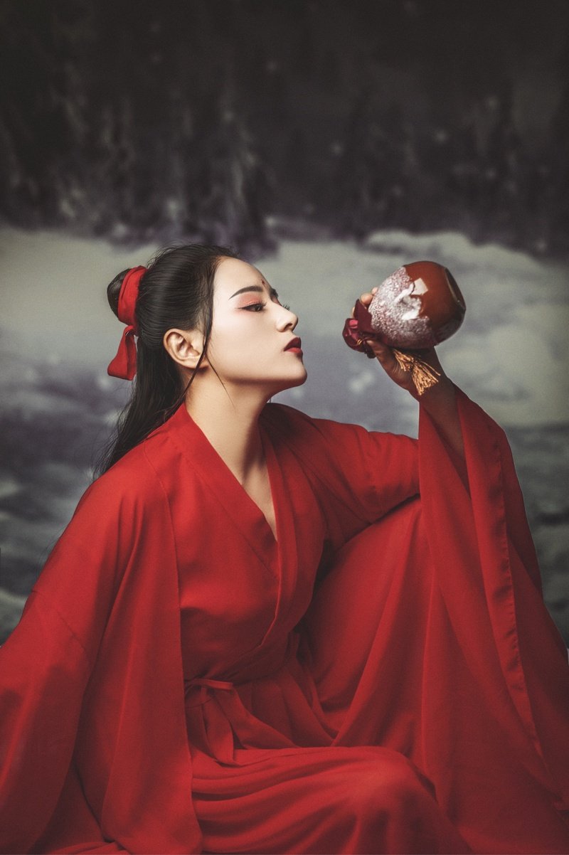 红色古装女
