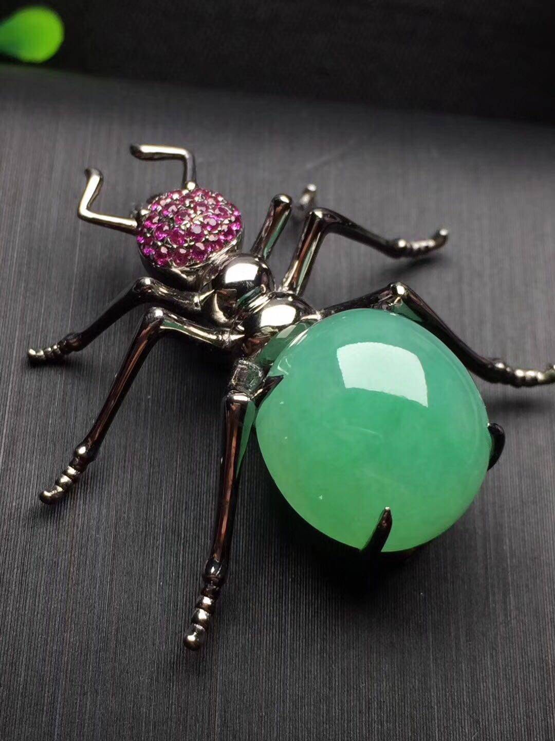 特价镶嵌加工_龙缘珠宝 天然翡翠蛋面蜘蛛吊坠胸针两用 18k金镶嵌钻石