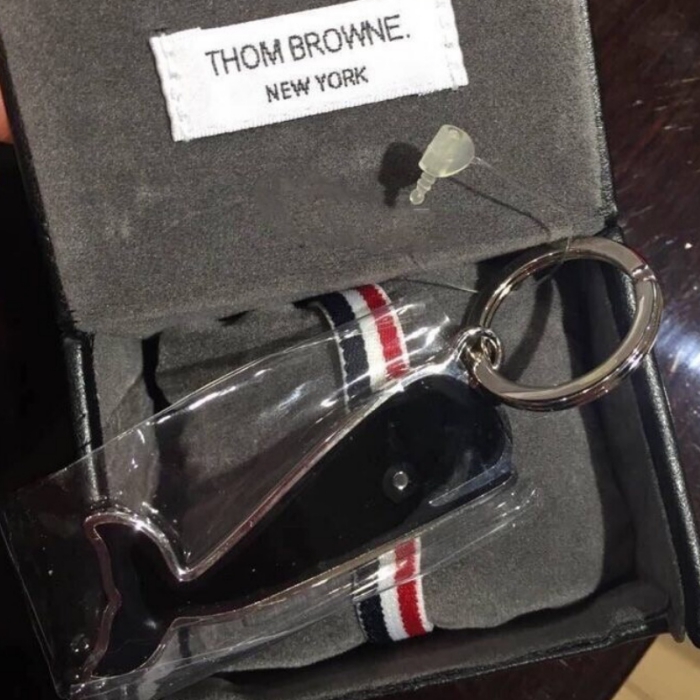 鑰匙扣DIY刻字女THOM可愛創意情侶鯨魚情人節TB生日定制禮物挂件在類目 節慶用品/禮品, 創意禮品, 鑰匙扣中 - 來自Buy2taobao.com提供專業的淘寶代購服務