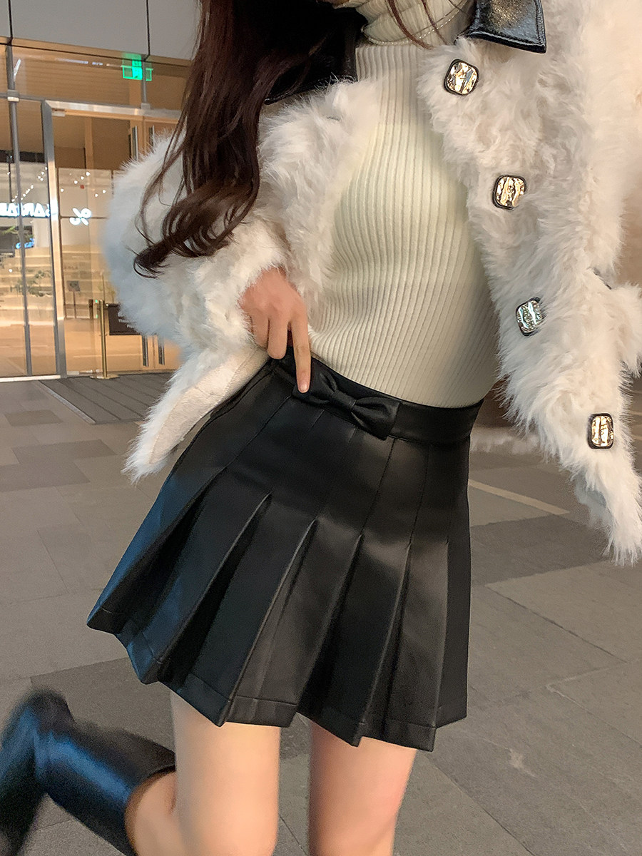 邱肉瑶2022设计感小众学院风高腰显瘦宽百褶短皮裙a字半身裙早春