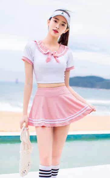 泳衣少女清新保守日系