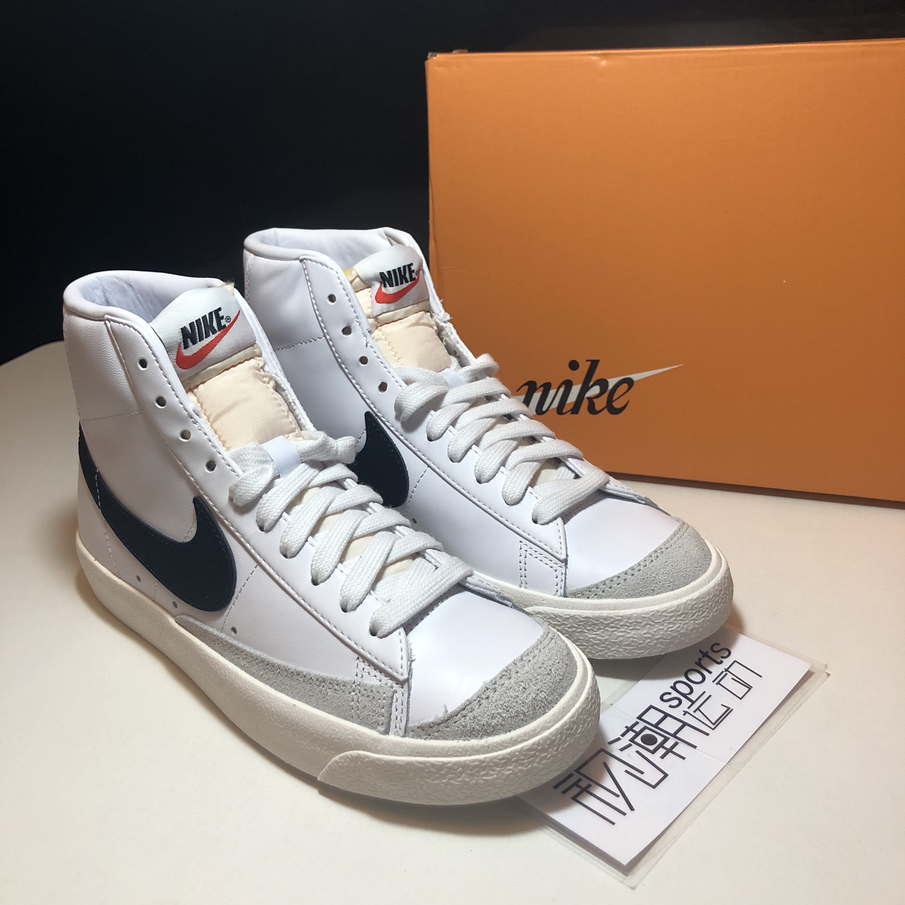 nike耐克 blazermid77黑白开拓者男女复古中帮休闲板鞋bq6806-100