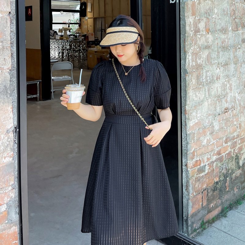 微胖女生穿搭夏季适合胖人的裙子胖妹妹梨形身材大码遮肚子连衣裙