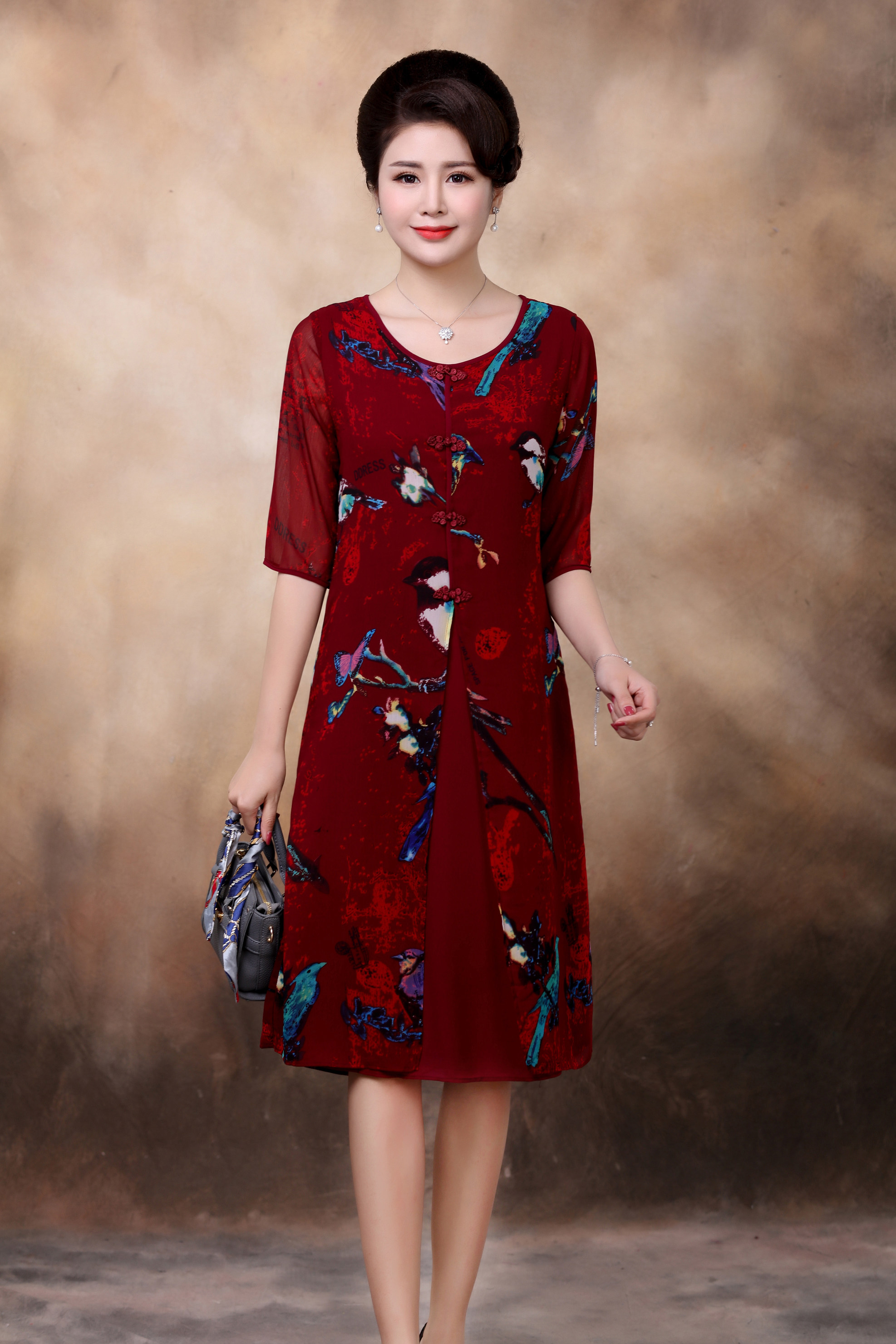 热销纱料连衣裙