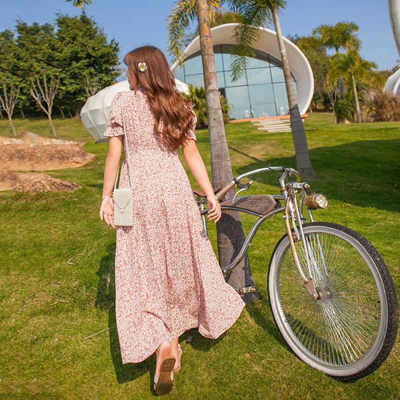 海边沙滩裙大码胖妹妹