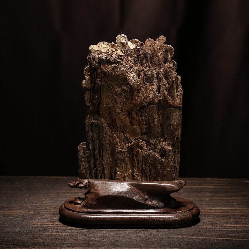 木之森沉香雕件佛件臻品专场 木之森 随形雕刻 达拉干老料沉香雕件100