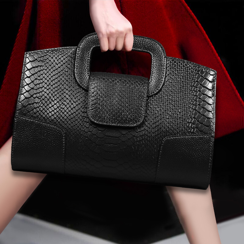 女手包2020新款韓版真皮手拿包女鏈條小包斜挎包歐美時尚女手提包在類目 箱包皮具/熱銷女包/男包, 女士包袋新, 手拿包中 - 來自Buy2taobao.com提供專業的淘寶代購服務