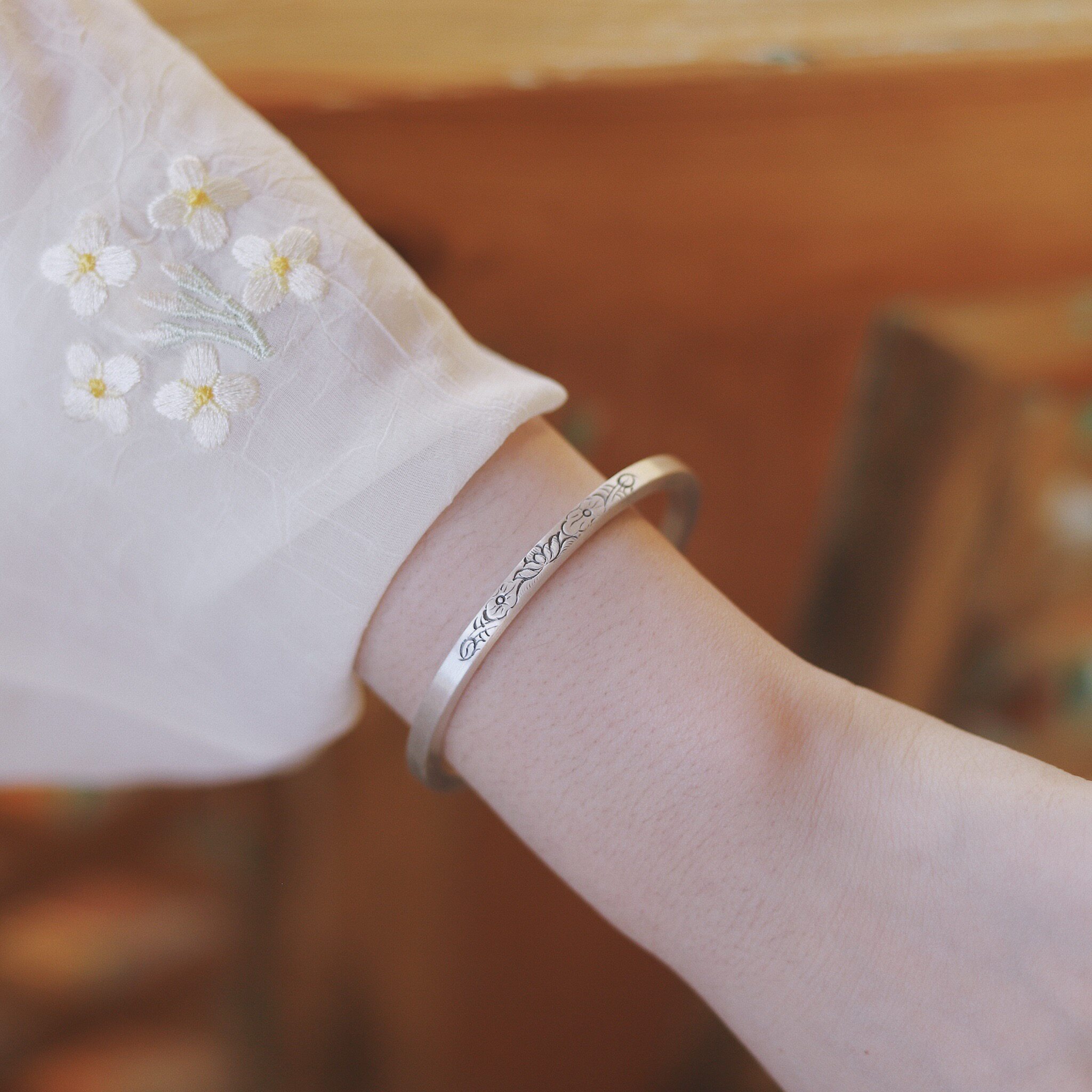 芙蕖  银奶奶原创复古文艺清新手工细银手镯环古法哑光开口刻字女