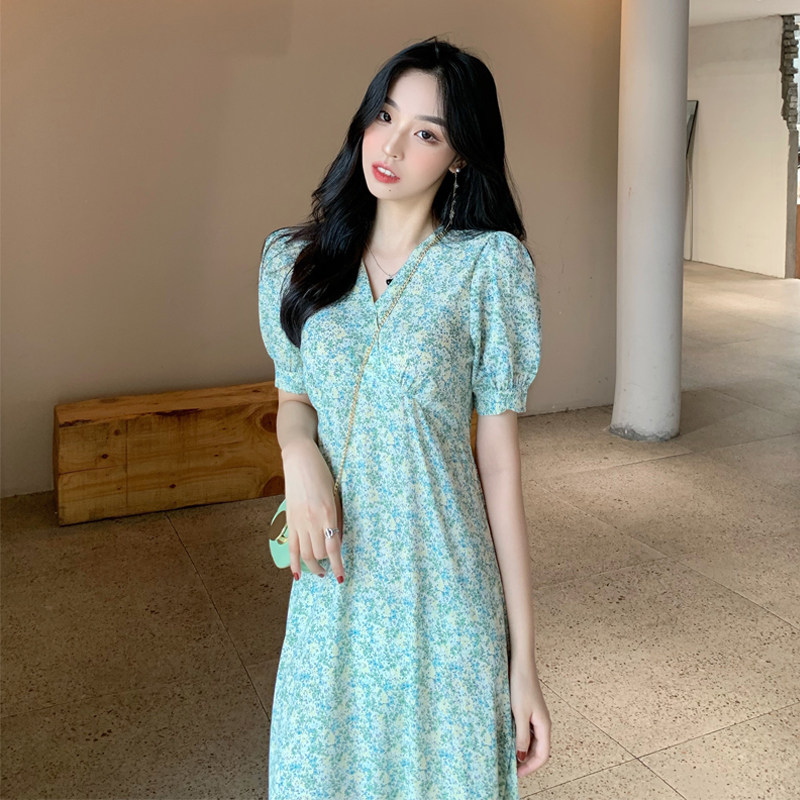 实拍实价 韩版女装V领泡泡袖碎花长裙子法式温柔风中长款连衣裙