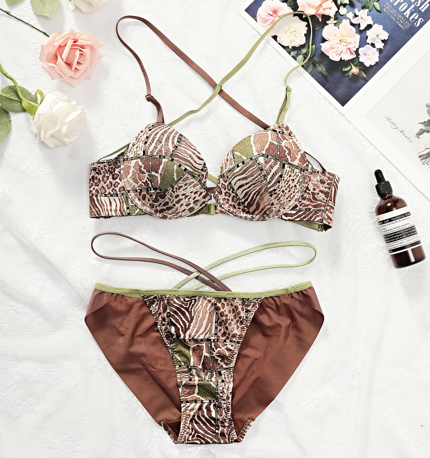 韩国品牌乌拉拉新款内衣女性感豹纹印花细带美背前扣聚拢文胸套装