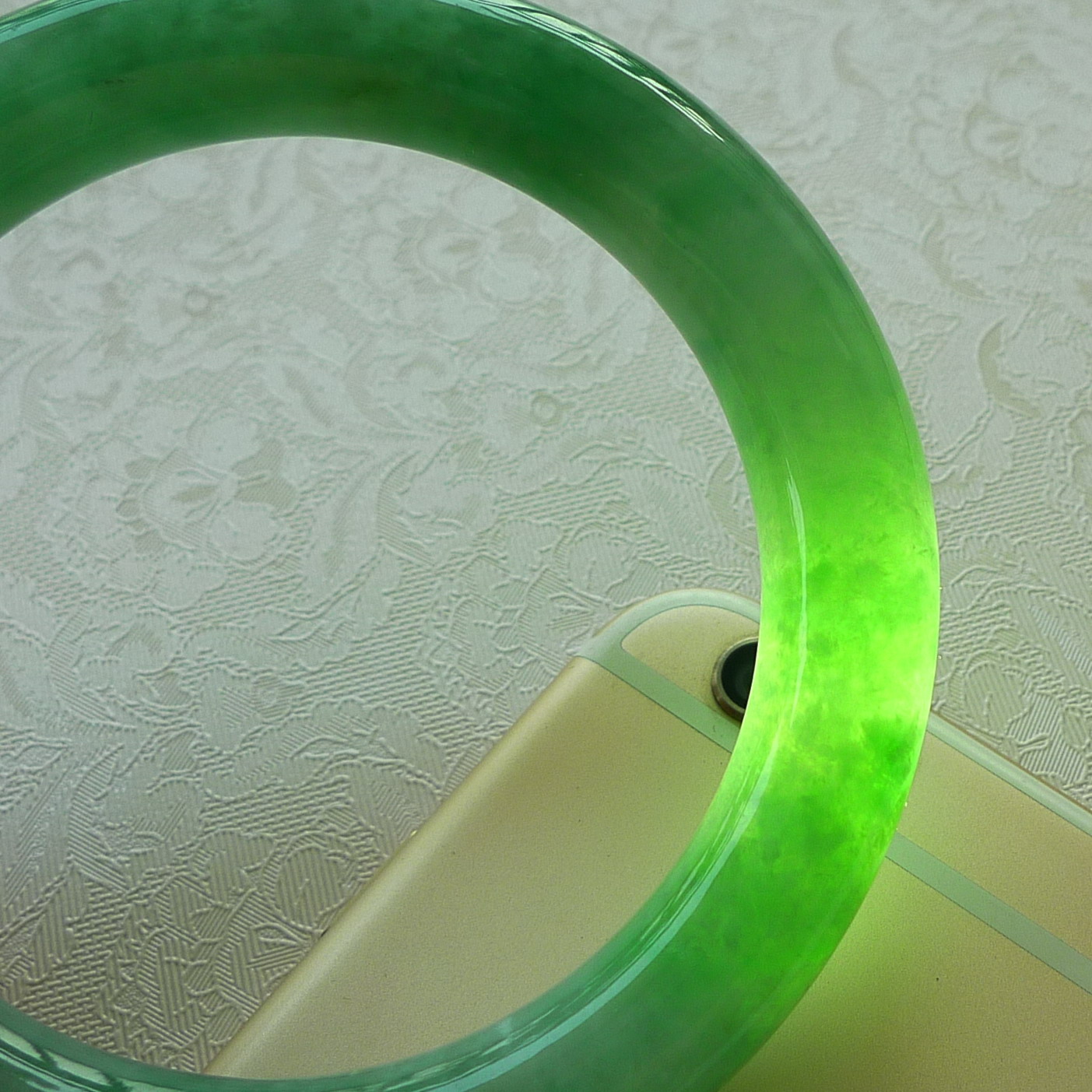 冰糯种翡翠a货满色阳绿水润圆条手镯(58.25圈口) 78.64克