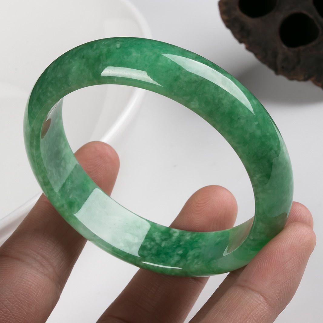 满绿阳绿老坑正装翡翠圆口手镯 (圈口55.47mm) 51.75克