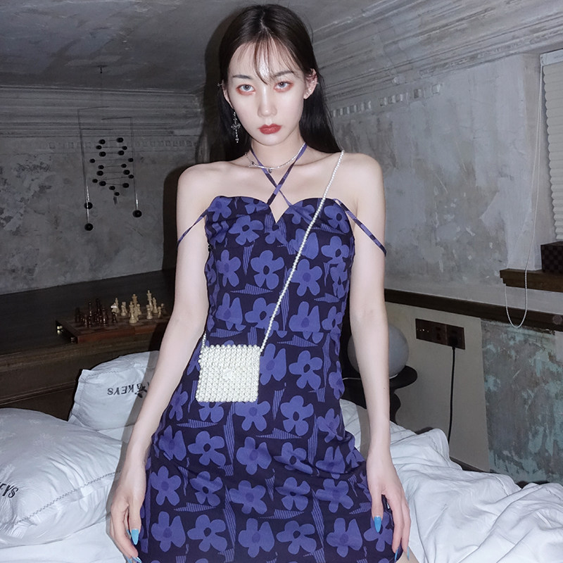 桥花紫色挂脖连衣裙夏女碎花挂脖吊带裙法式初恋甜美波点甜辣裙子