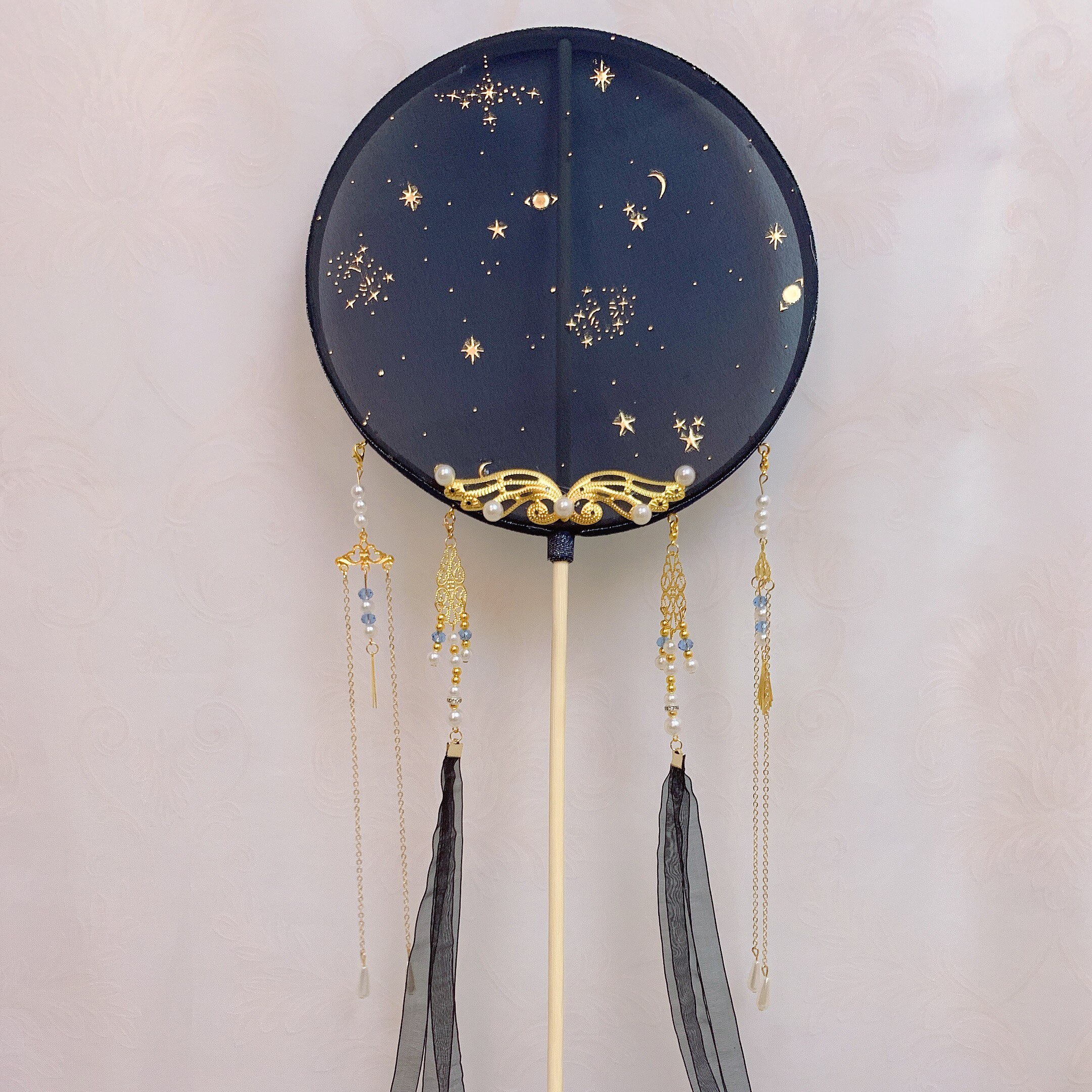 一折扇子折扇_【繁星】长柄团扇成品古风烫金带流苏宫扇汉服长扇子diy