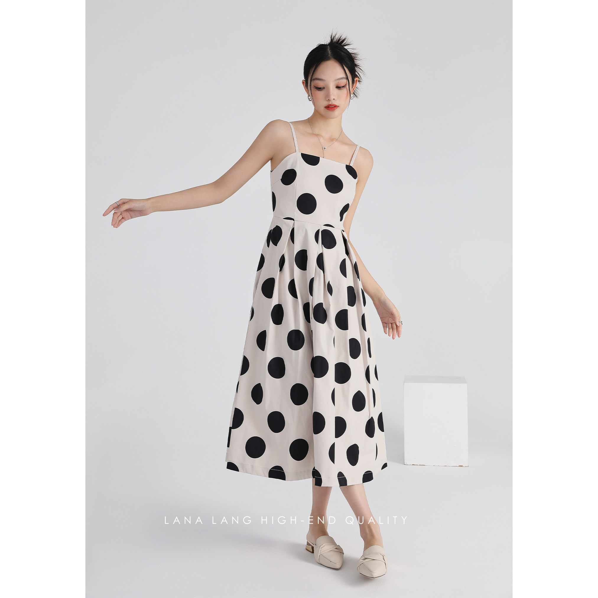 lana lang波点连衣裙2022年夏装新款吊带长裙通勤高腰裙子
