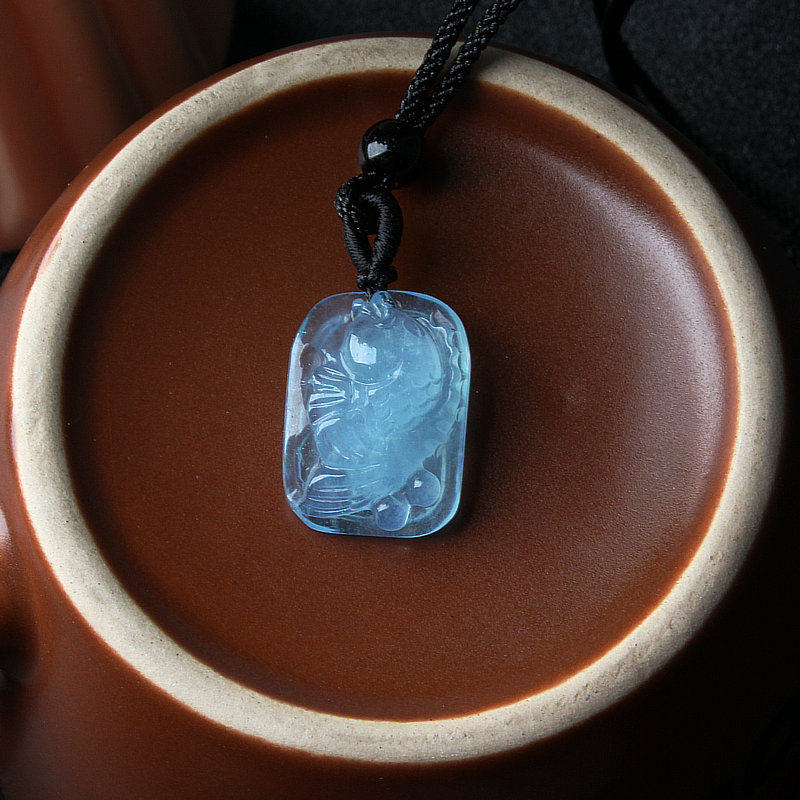 新款天然海蓝宝小鱼吊坠蓝色石头方形鱼年年有余男女水晶一物一图