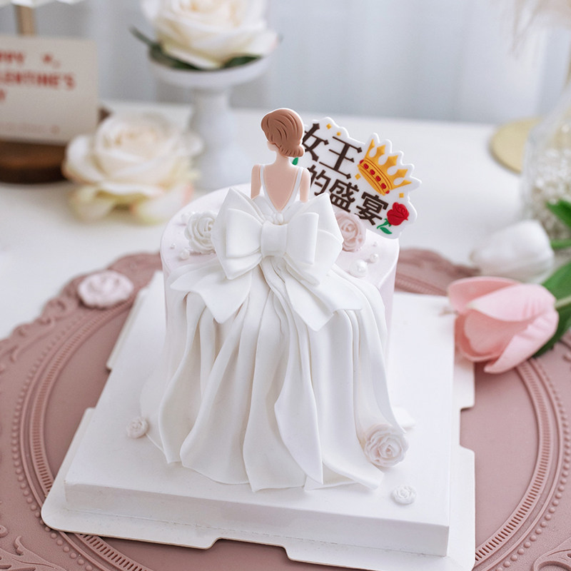 网红翻糖婚纱女神节蛋糕装饰摆件干佩斯背影女王母亲节郁金香插件