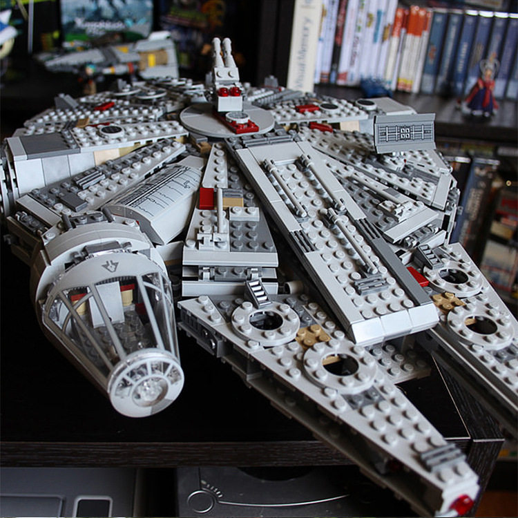小欢喜乔英子同款积木兼容乐高将牌星球大战千年隼益智拼装玩具