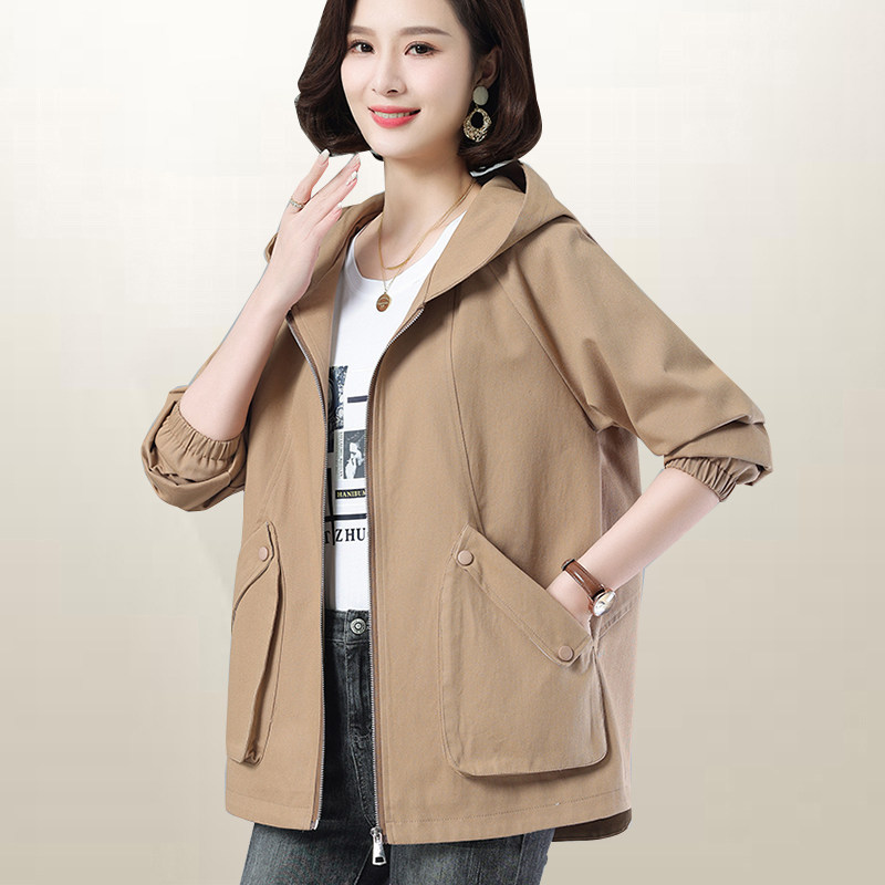 纯棉风衣外套女二八月春秋新款大码宽松外衣中老年妈妈装连帽夹克