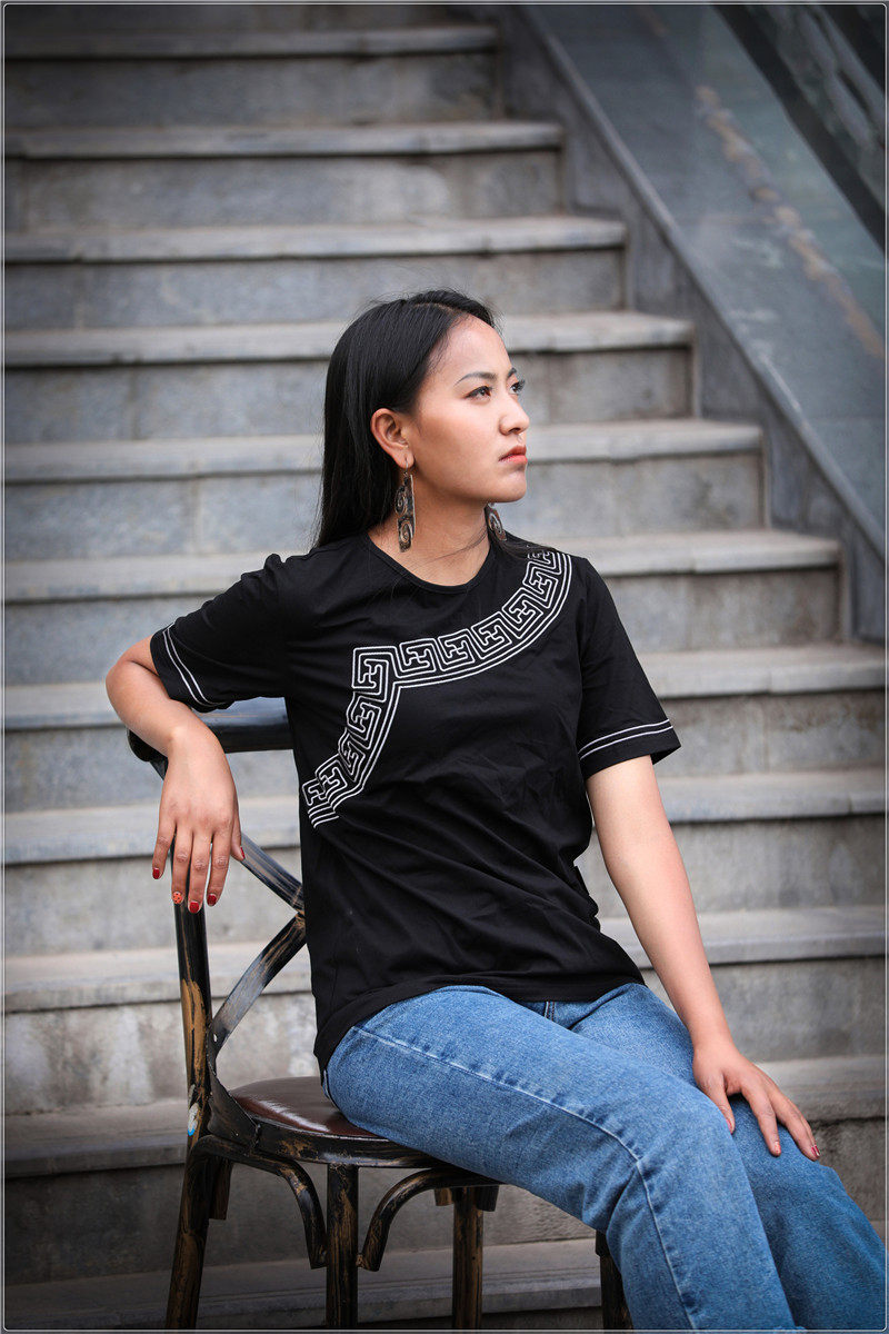 凉山彝族t恤新款体恤2020新款男女情侣短袖纯棉刺绣花民族风包邮