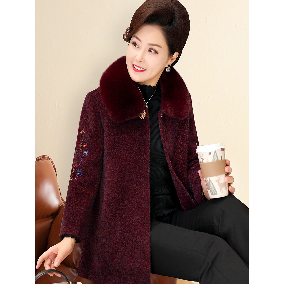 福玛玛时尚加厚毛领袖口绣花中长款黄金貂大衣