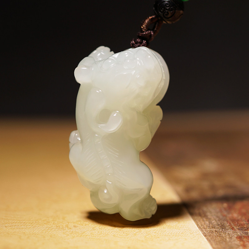 和田玉霸王貔貅吊坠大嘴貔恘项链男大号和田白玉玉石皮丘女挂坠链
