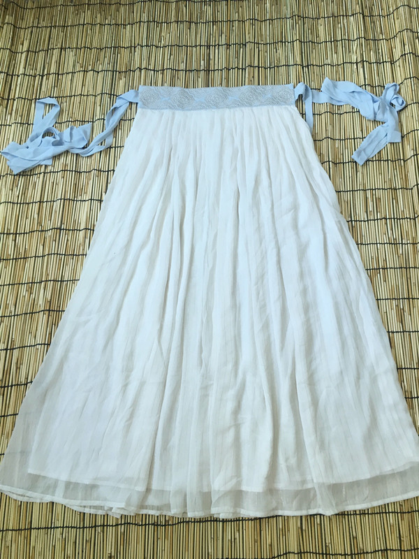 清仓包邮【白闪闪】汉服女装 两片式齐腰绣花下裙 齐腰襦裙 现货在类目 个性定制/设计服务/DIY, 服饰箱包定制, 服装定制, 汉服定制中 - 来自Buy2taobao.com提供专业的淘宝代购服务
