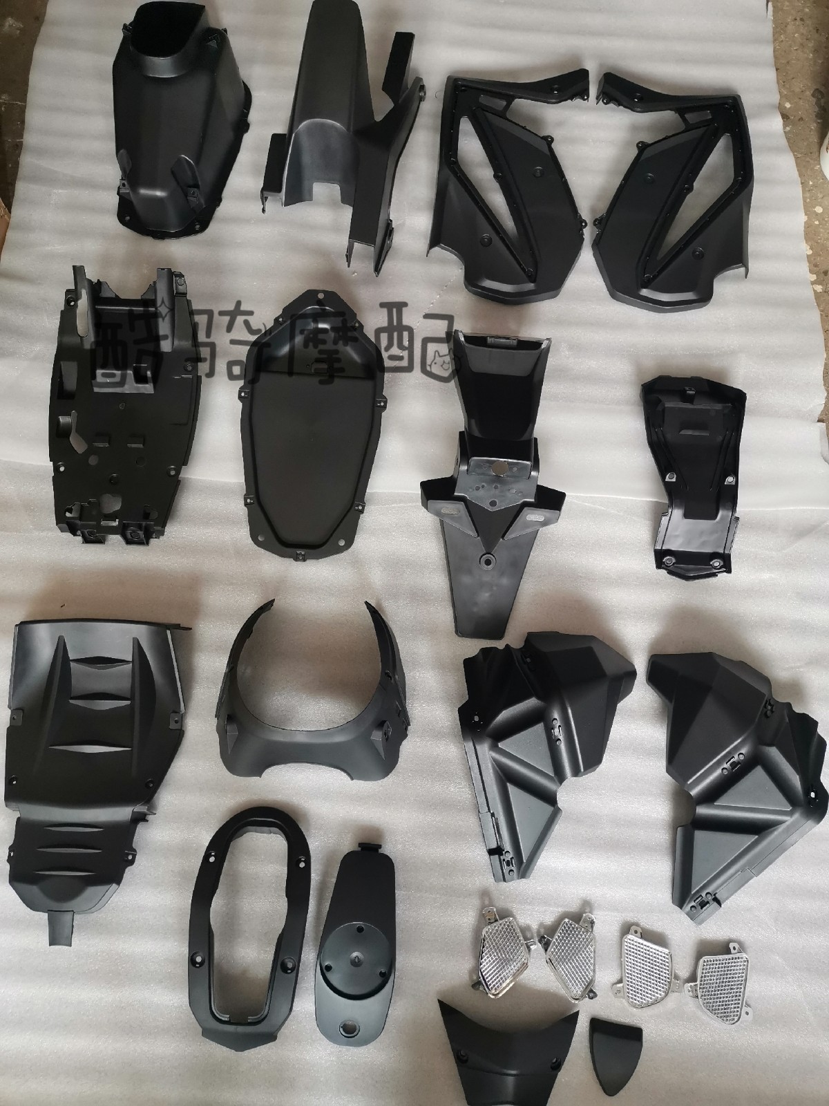 ym小怪兽摩托车电动车配件内外壳pp件油箱盖电池护盖大灯罩转向灯