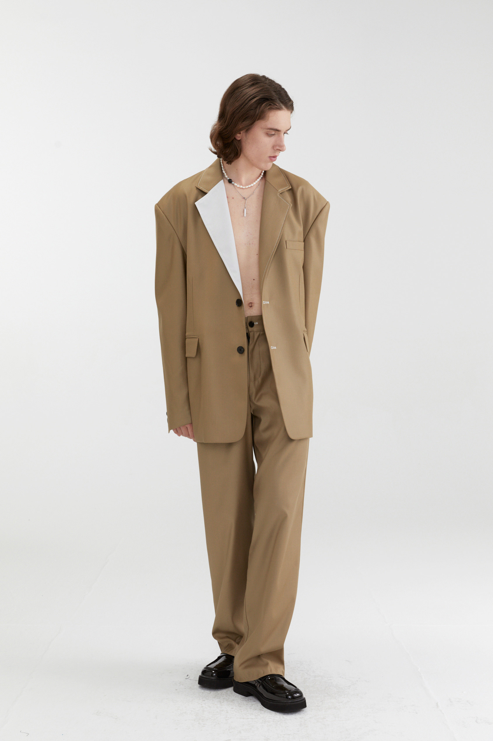 focus lab光面卡其色拼接廓形西服 复古小宽肩西装男女周柯宇同款