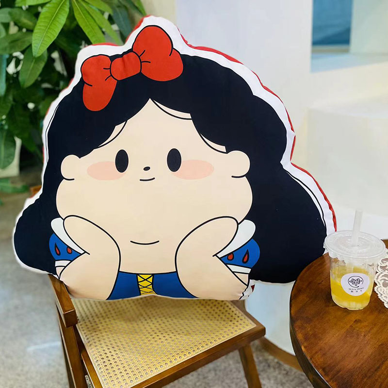 原创胖公主卡通可爱毛绒大抱枕办公室靠垫睡觉异形玩偶定制公仔