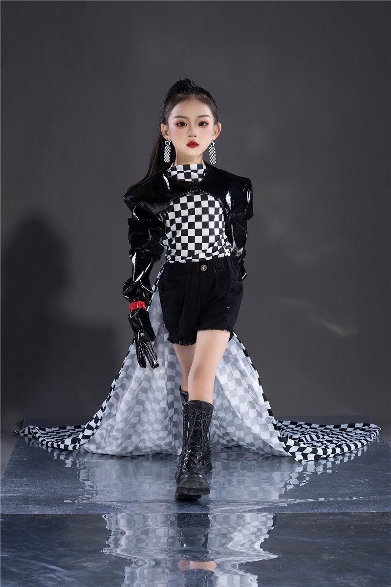 女童走秀潮服重工漆皮时装科技感t台机车服硬糖摇滚风演出服