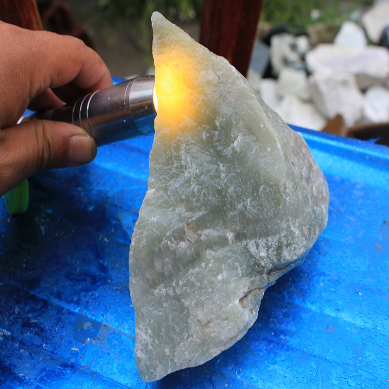 天然珠宝奇石青海昆仑和田野牛沟白玉山料老坑油性好密度高收藏用