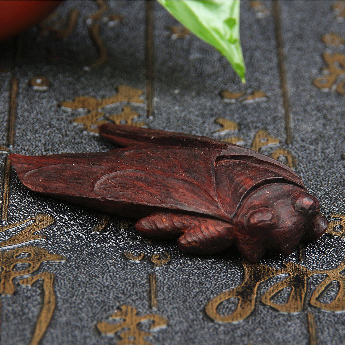 不鸣则已一鸣惊人_木雕收藏品海南黄花梨老料手工雕刻树叶金蝉寓意不